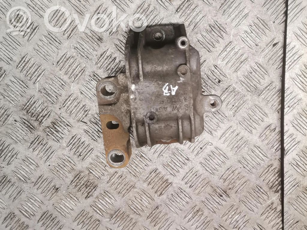 Engine mount bracket   1K0199262BB
