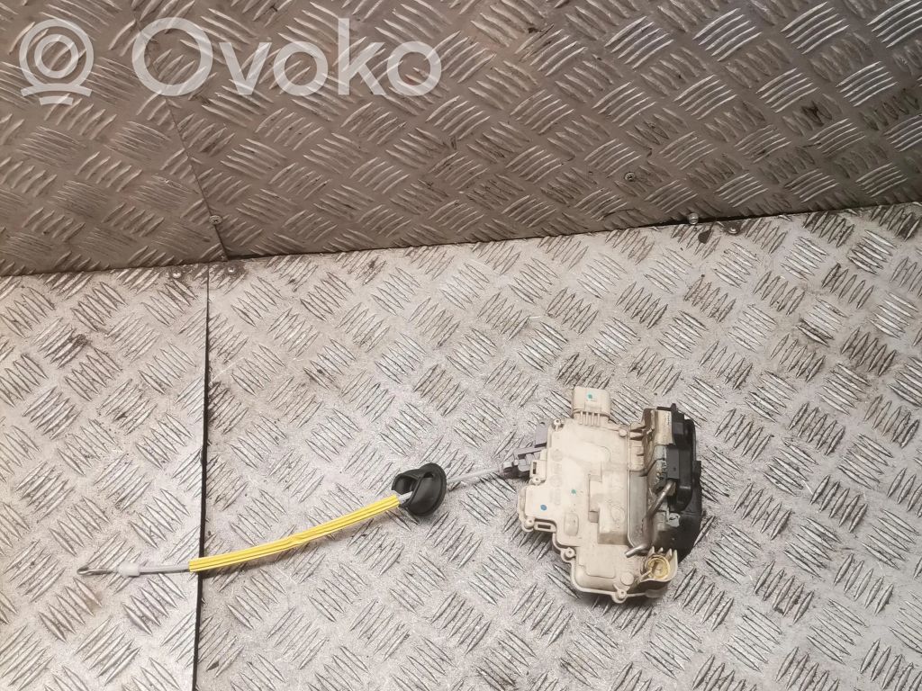 Audi A3 S3 8P Front door lock 