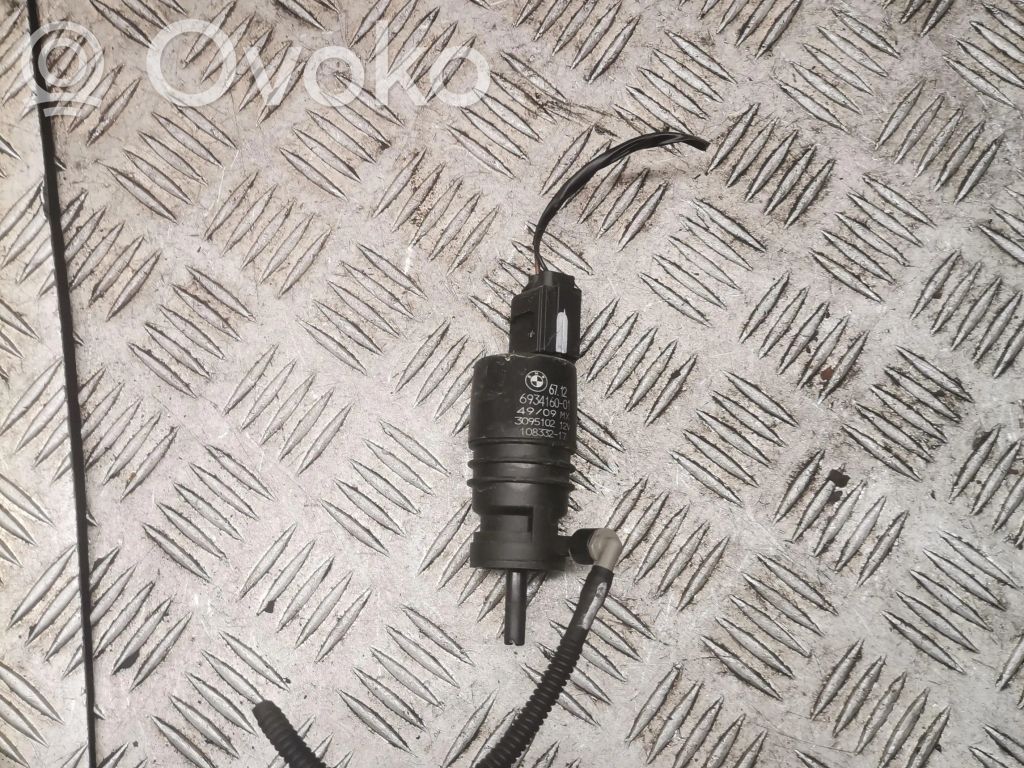 BMW X5 E70 Windscreen/windshield washer pump 