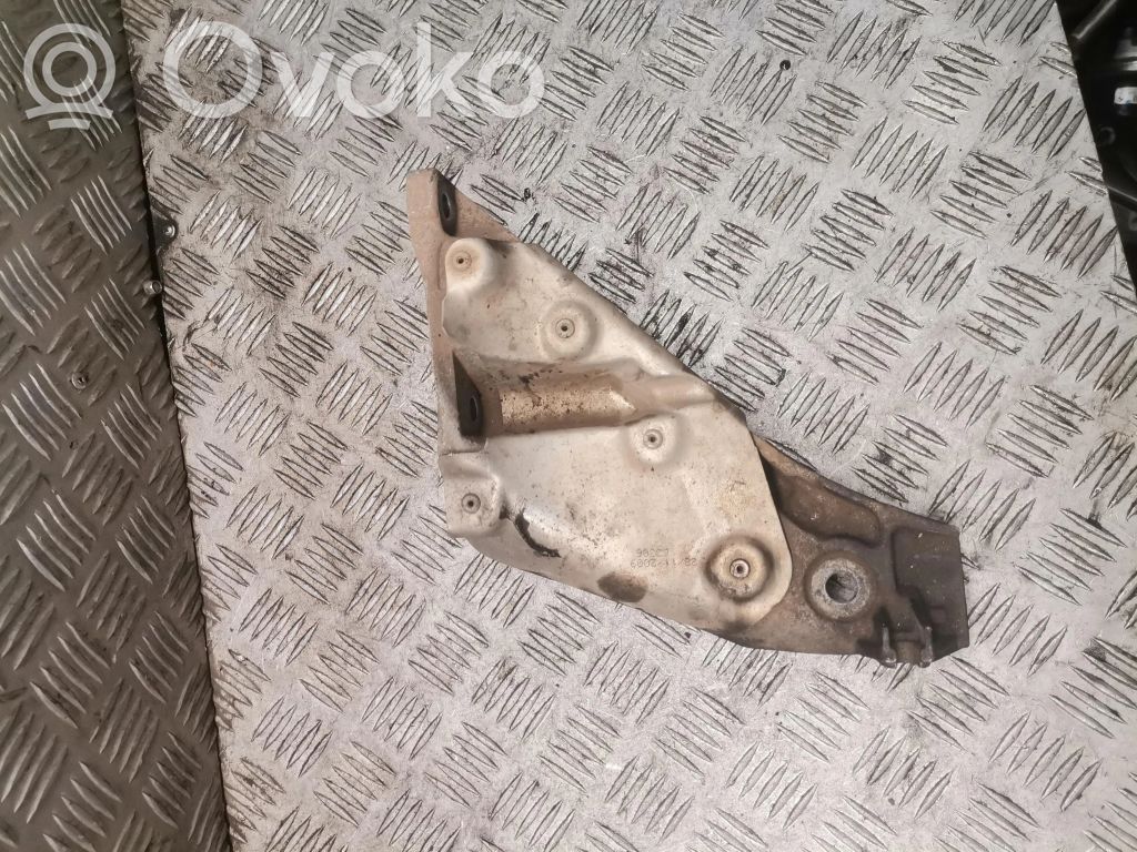 BMW X5 E70 Engine mounting bracket 