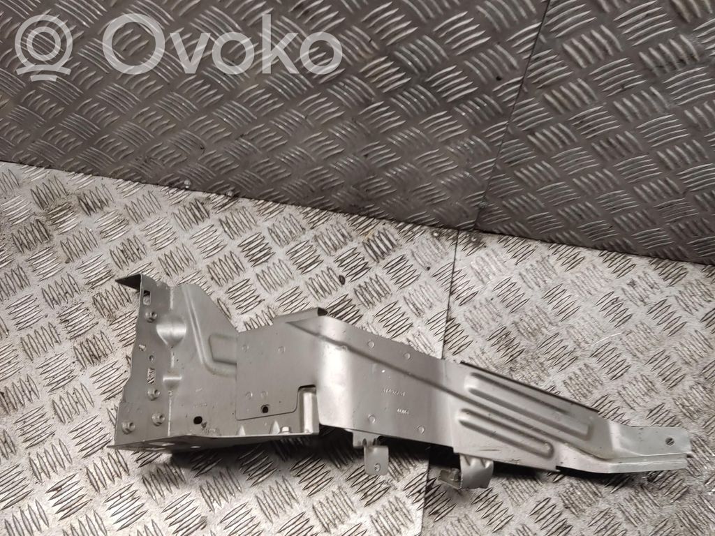 Volvo XC40 Headlight/headlamp mounting bracket 