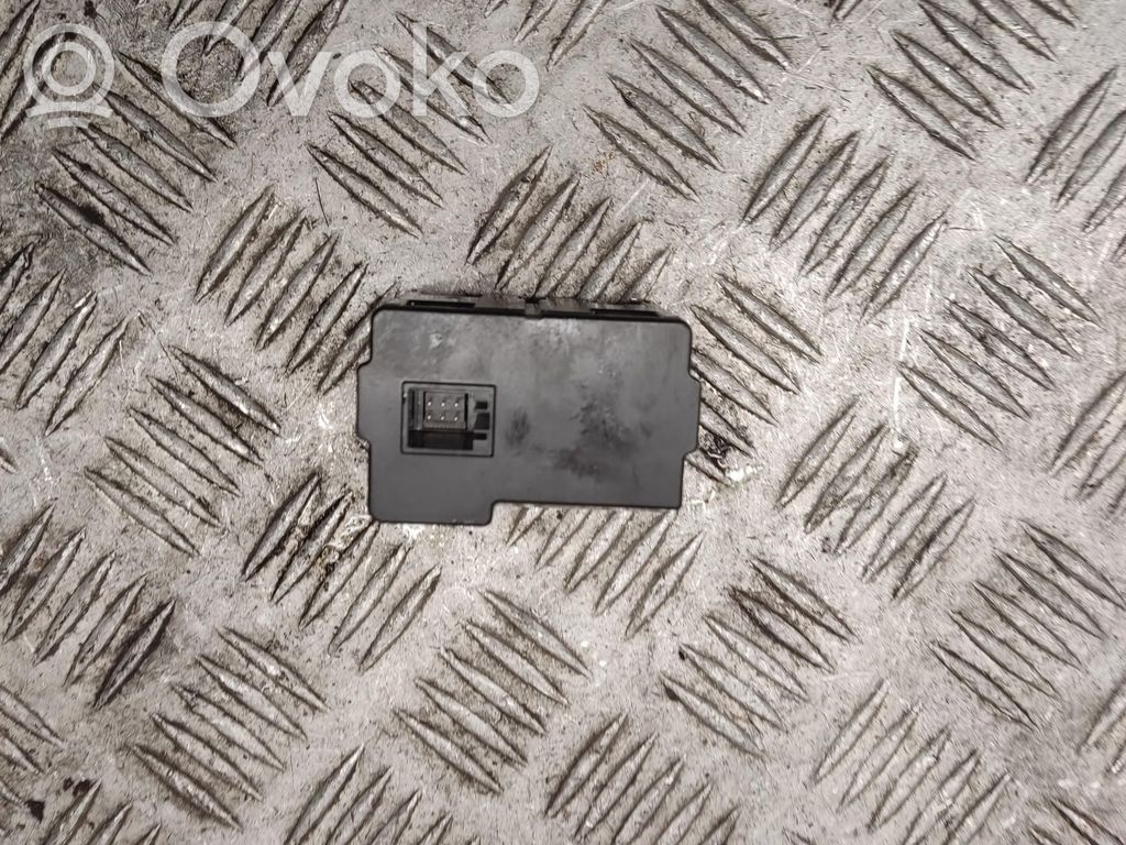 Audi A3 S3 8V AUX in-socket connector 