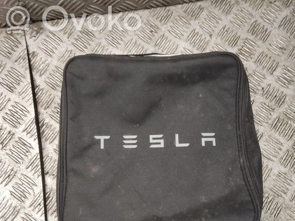 Tesla Model 3 Otros repuestos del interior 
