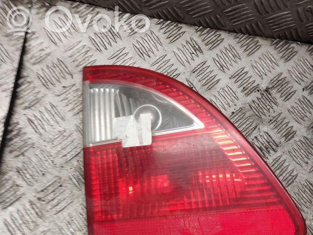 Ford Galaxy Aizmugurējais lukturis pārsegā 