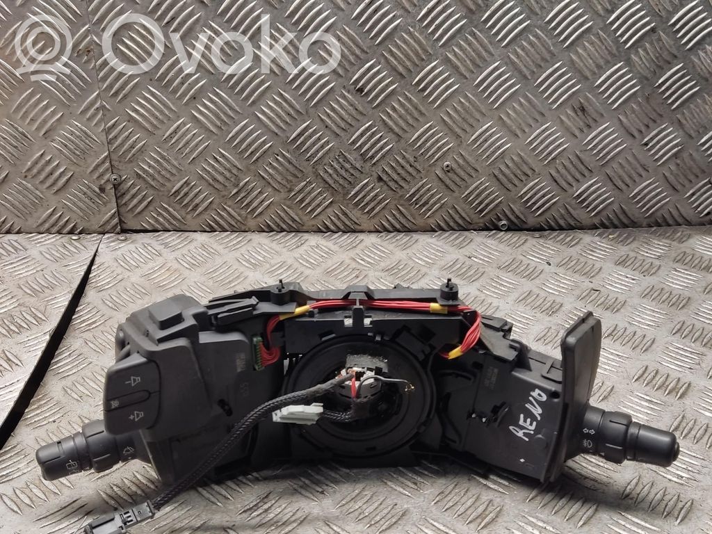 Renault Clio III Interruptor/palanca de limpiador de luz de giro 