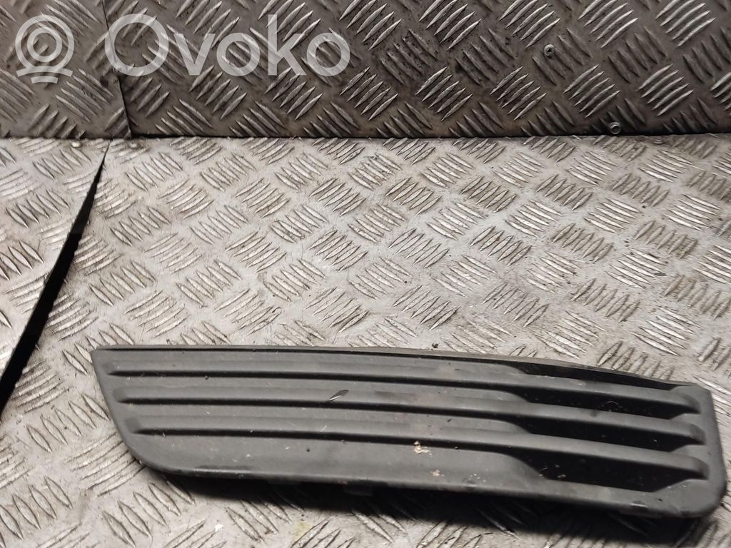 Ford Focus Front bumper lower grill 