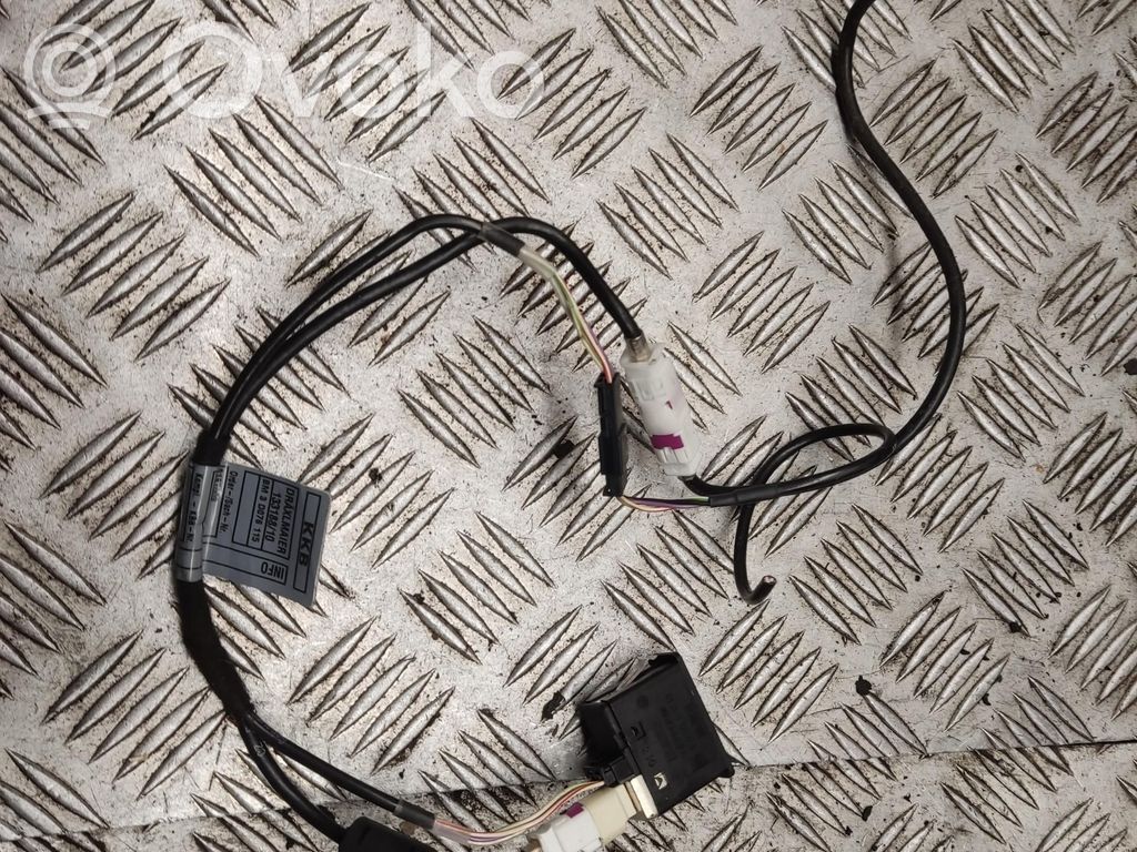 Câble adaptateur AUX   6131912965102