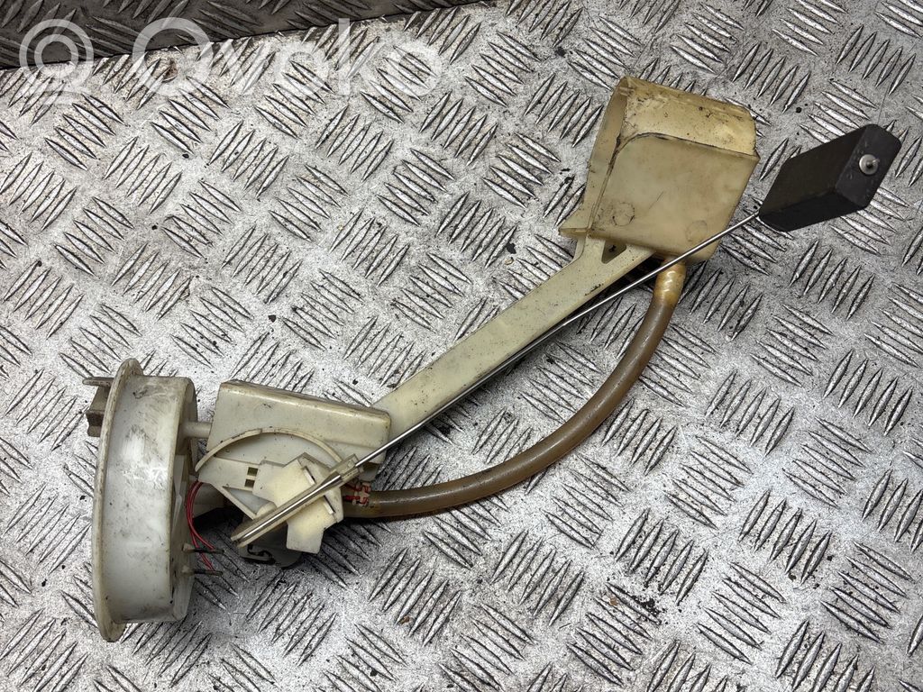 Audi A4 S4 B5 8D Polttoainesäiliön pumppu 