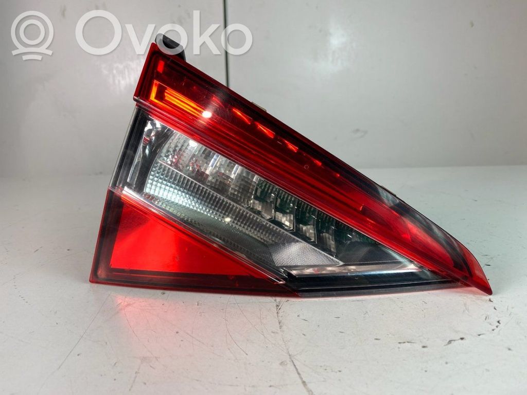 Lampy tylnej klapy bagażnika   3V5945307B