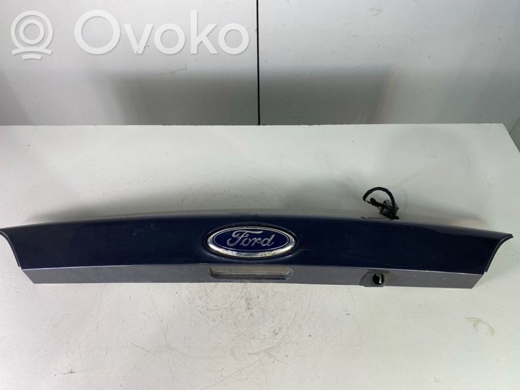 Ford Focus ST Moldura de la puerta trasera 