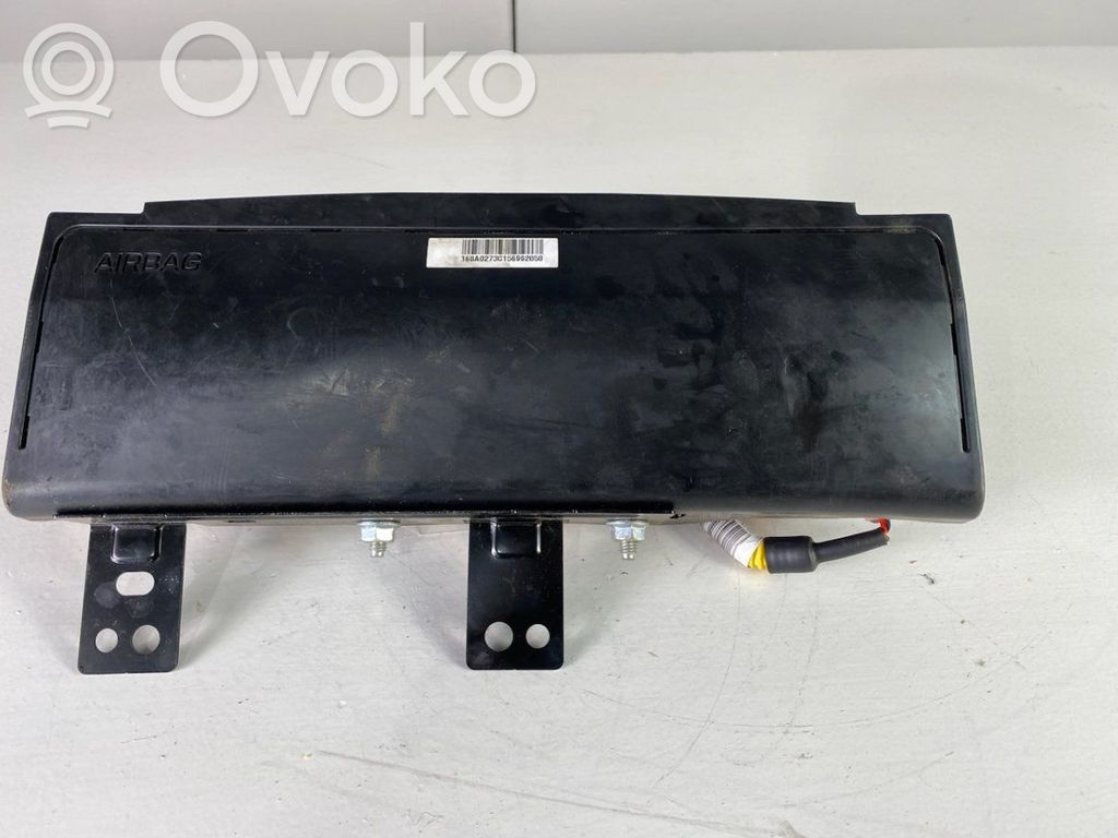 KIA Optima Polviturvatyyny 