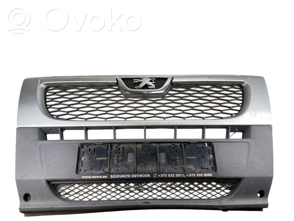 Front grill   1614288680,1614288780,7401RH