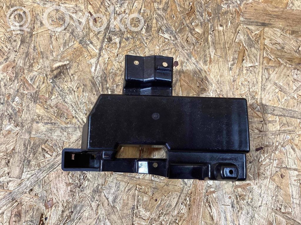 Porsche Macan (95B) Front bumper mounting bracket 