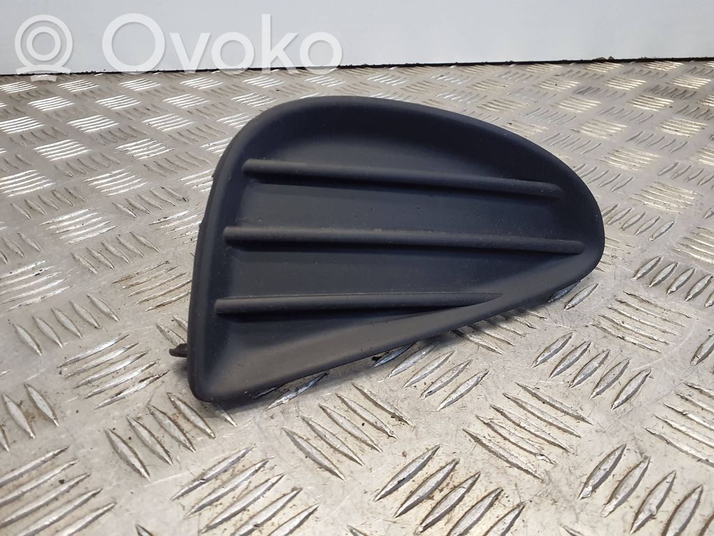 Toyota Yaris Kratka dolna zderzaka przedniego 
