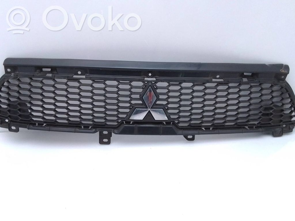 Mitsubishi Outlander Front bumper upper radiator grill 