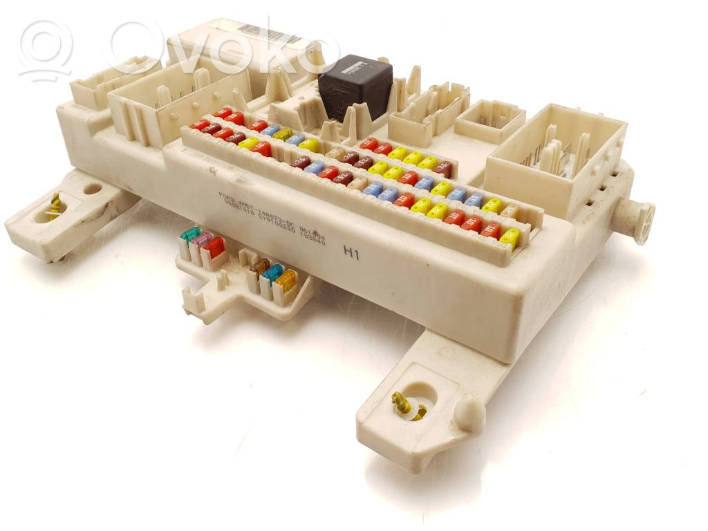 Ford C-MAX I Fuse module 