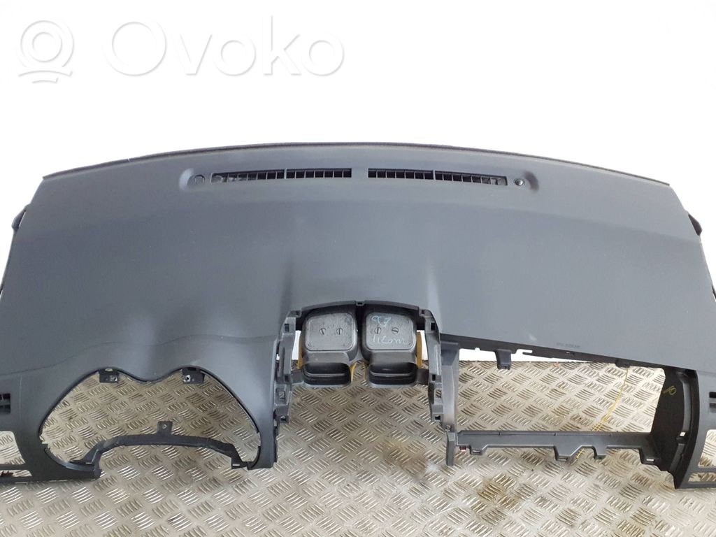 Toyota Auris 150 Panelis 