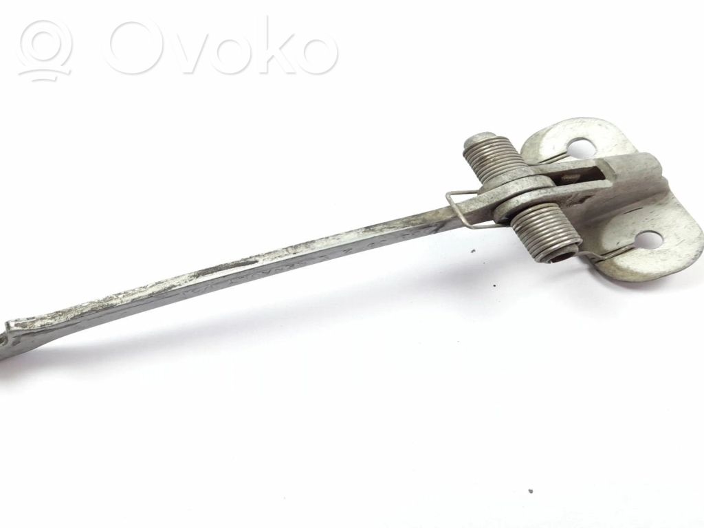 Nissan Kubistar Tailgate/trunk/boot hinge 
