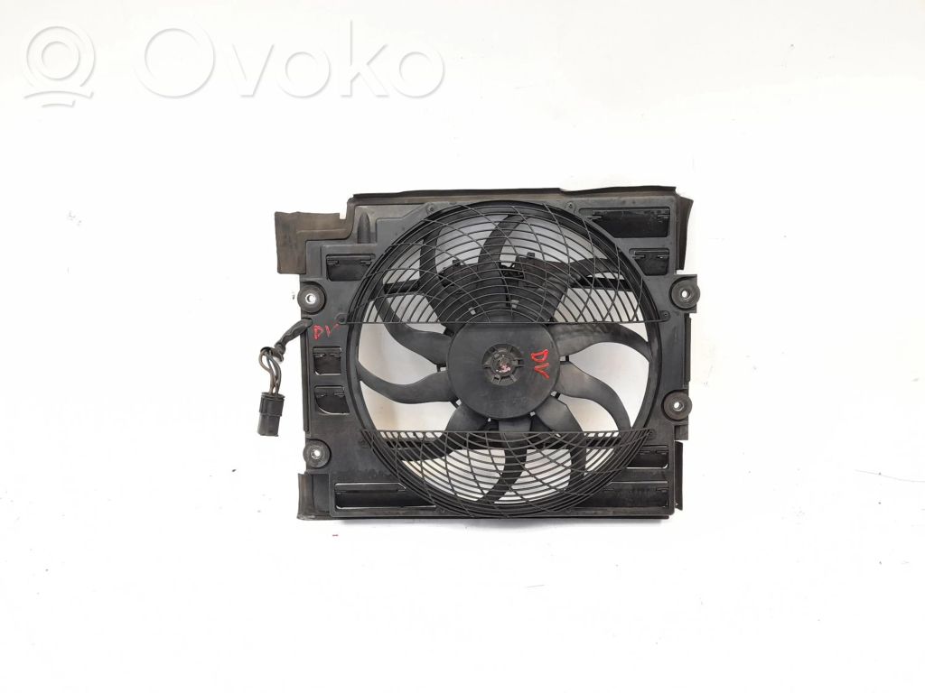 BMW 5 E39 Elektrisks radiatoru ventilators 