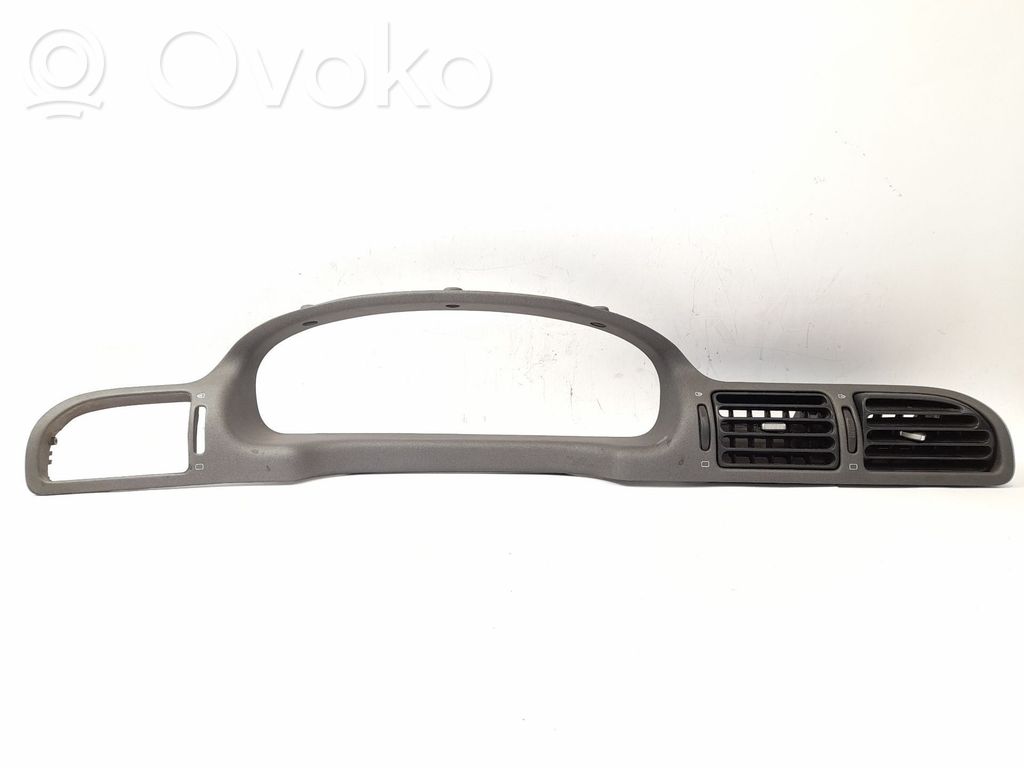 Peugeot 406 Osłona tylnej klapy 