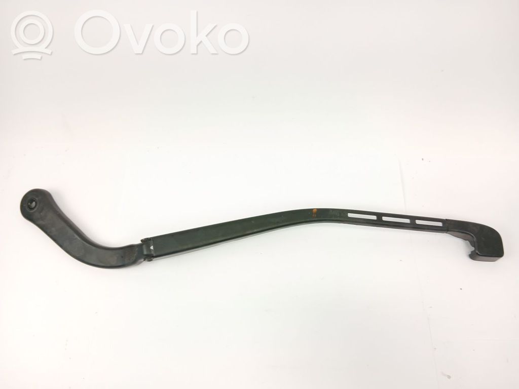 Front wiper blade arm