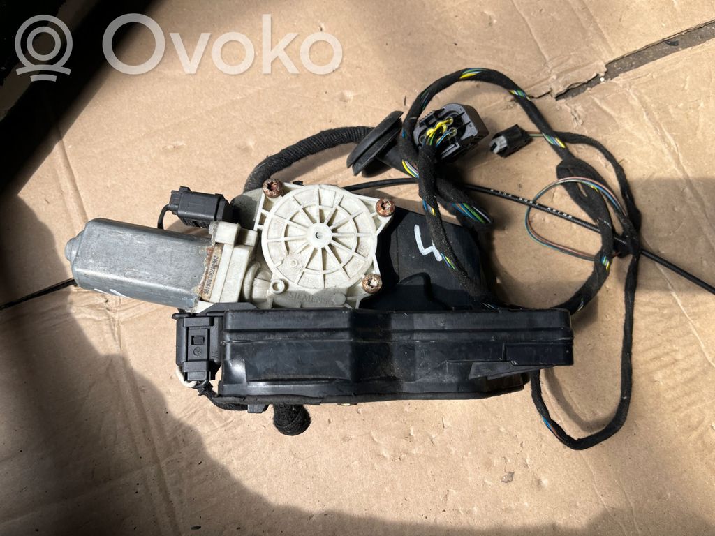 BMW 7 E65 E66 Front door lock 