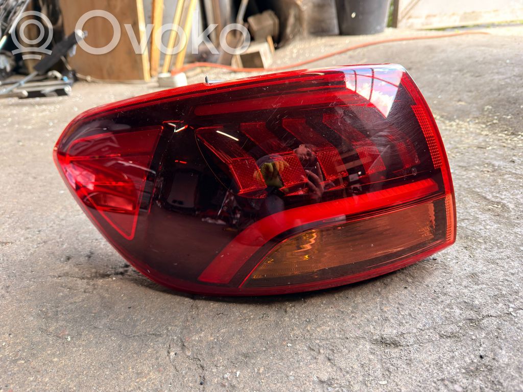Rear/tail lights