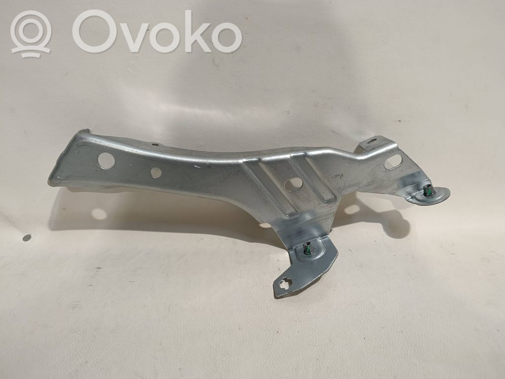Ford Focus Spārna stiprinājums 