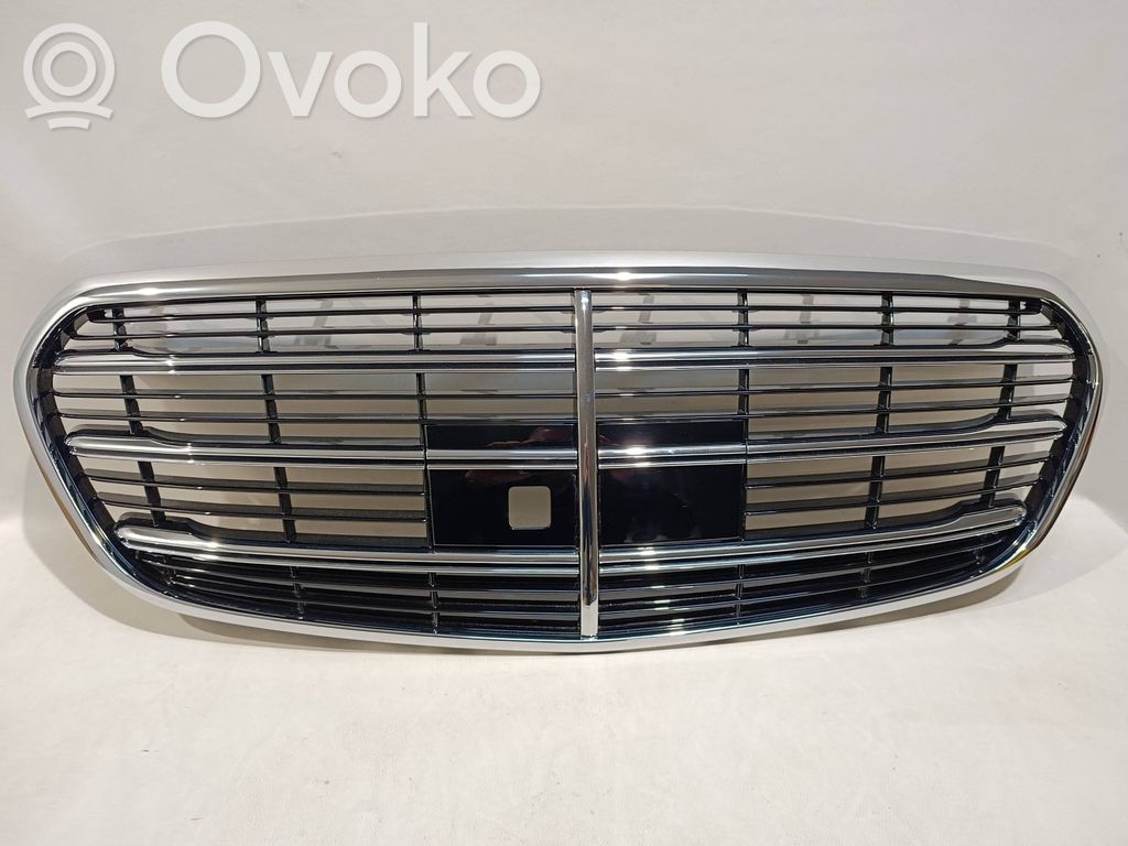 Maskownica / Grill / Atrapa górna chłodnicy   40504918