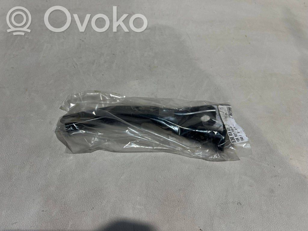 Fender mounting bracket   10E821135B