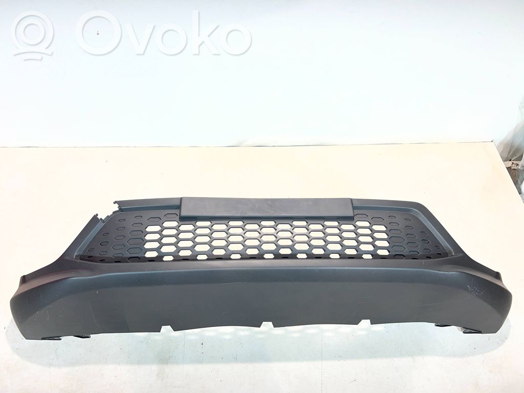 Front bumper lip   P02015