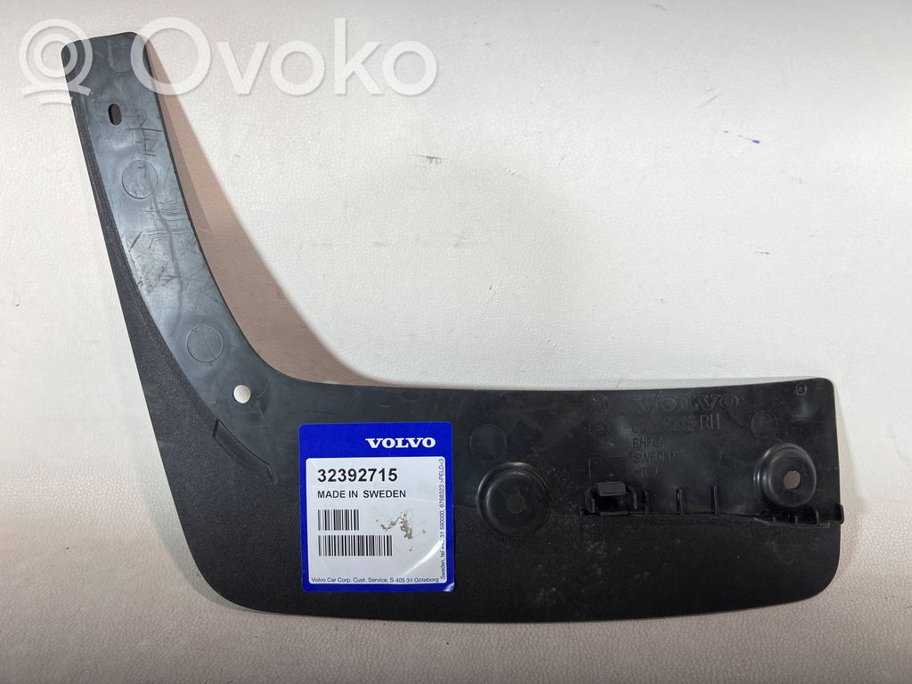 Volvo XC40 Chlapacze przednie 