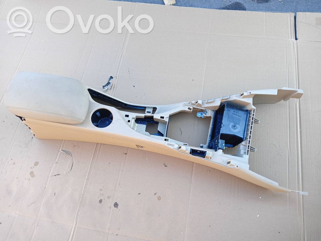 Armrest   105005733