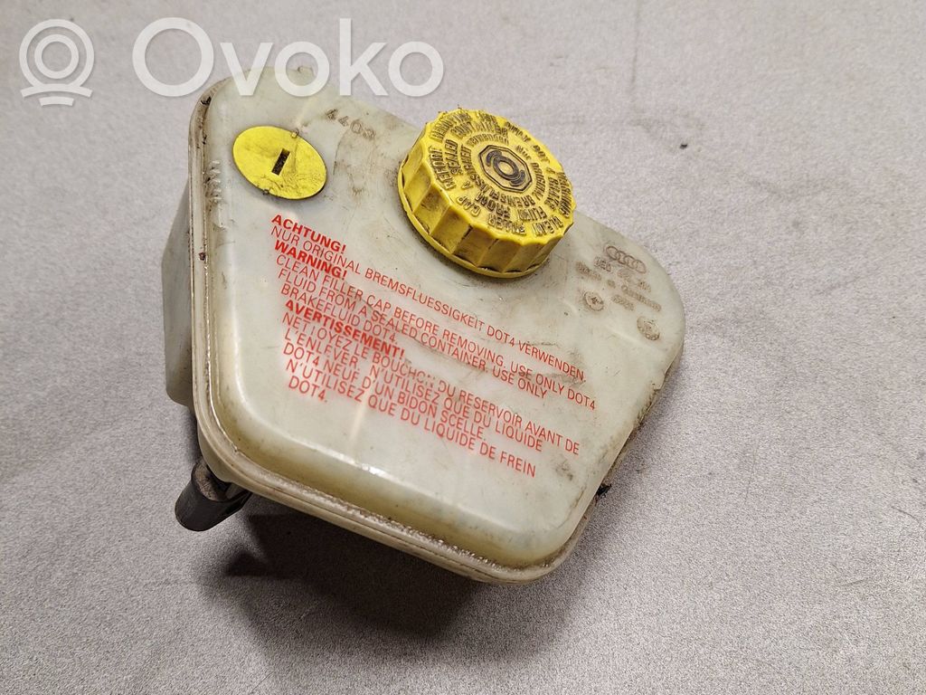 Audi A8 S8 D3 4E Brake fluid reservoir 