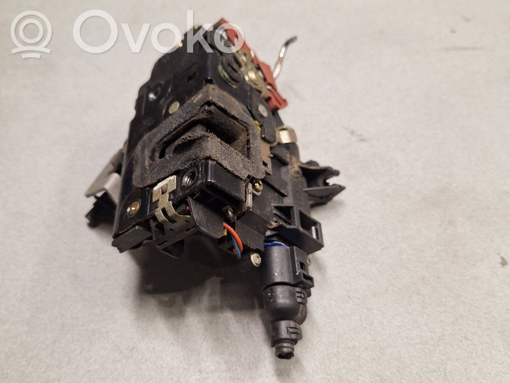 Audi A8 S8 D3 4E Zamek drzwi tylnych 