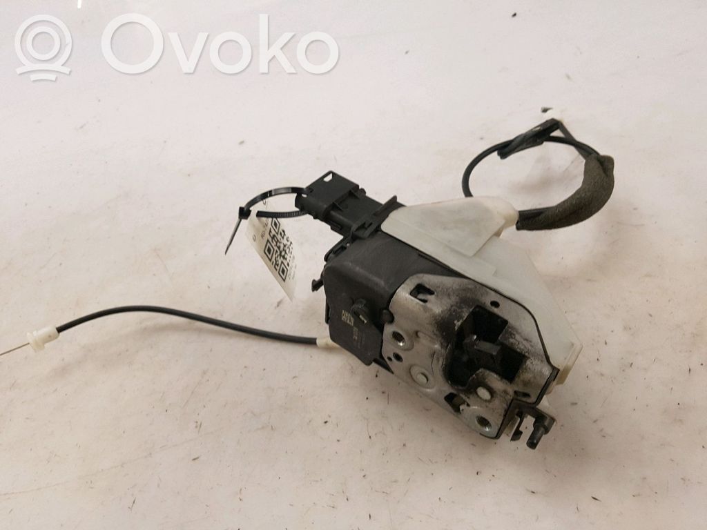 Peugeot 308 Front door lock 