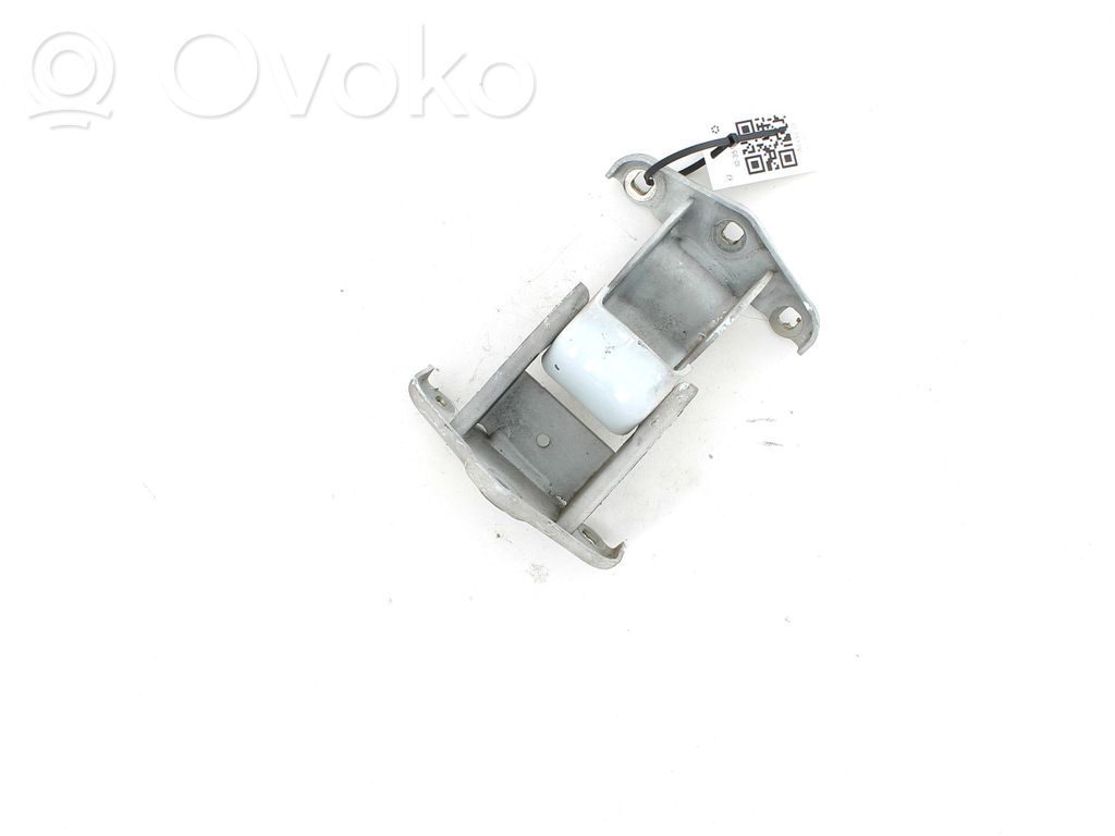Opel Vivaro Loading door lower hinge 