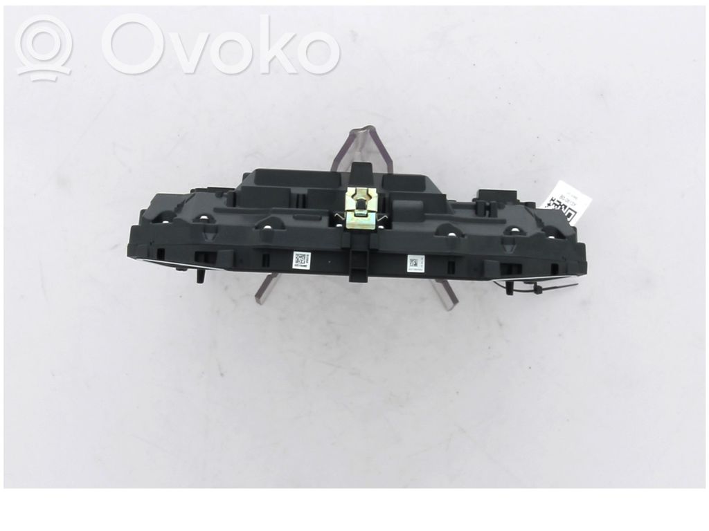 Audi A1 Speedometer (instrument cluster) 
