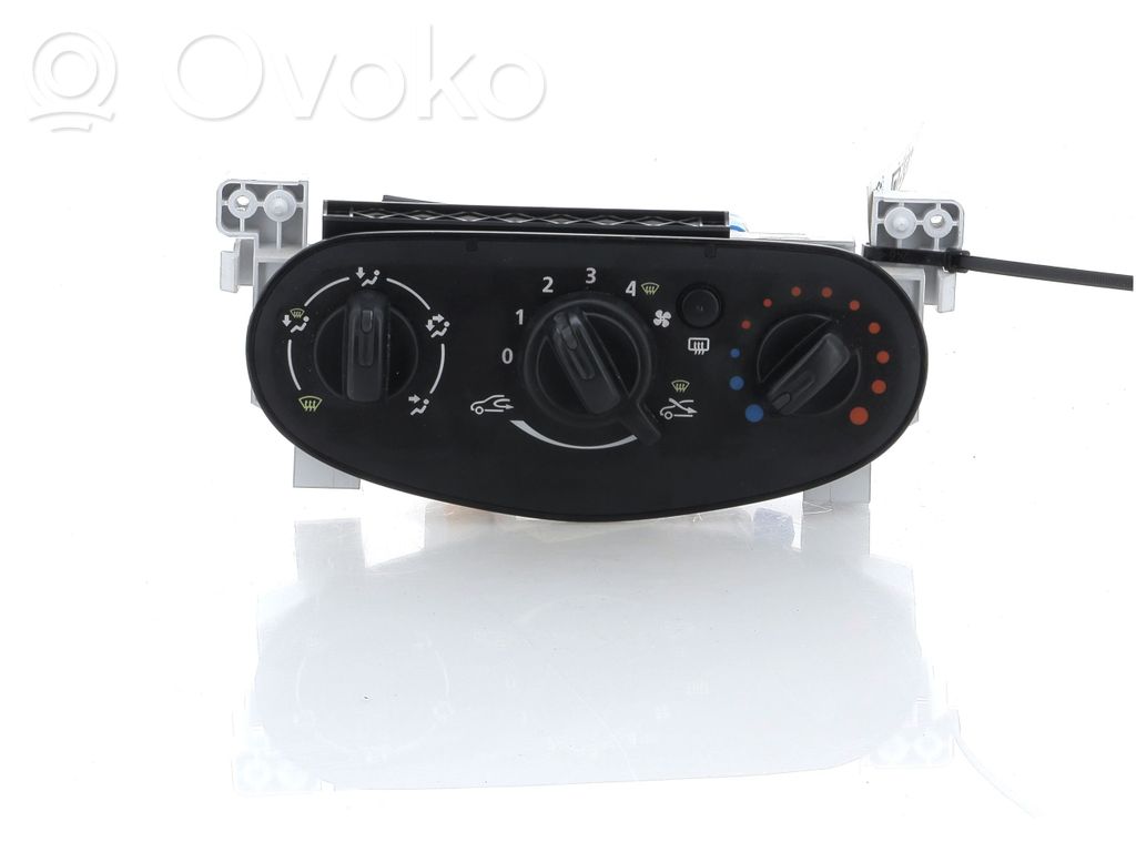 Dacia Duster Climate control unit 