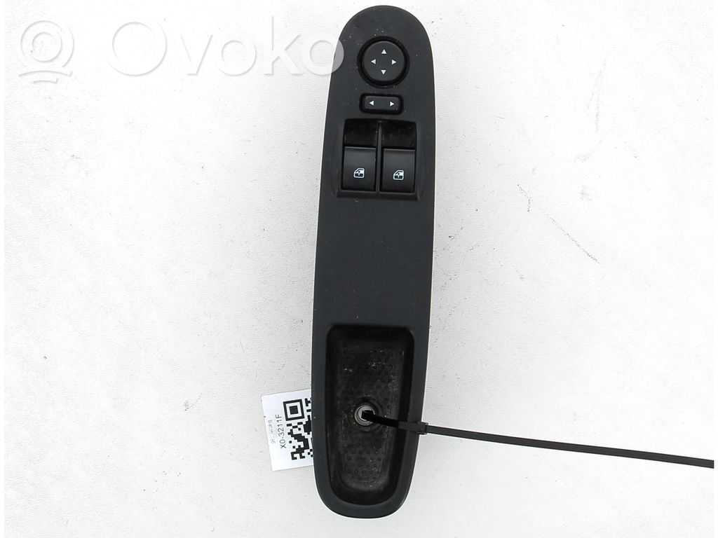 Lancia Ypsilon Electric window control switch 