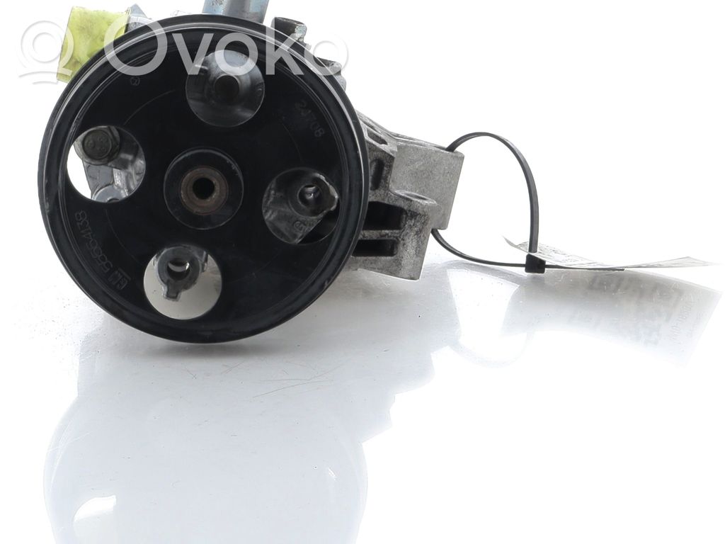 Opel Insignia A Power steering pump 