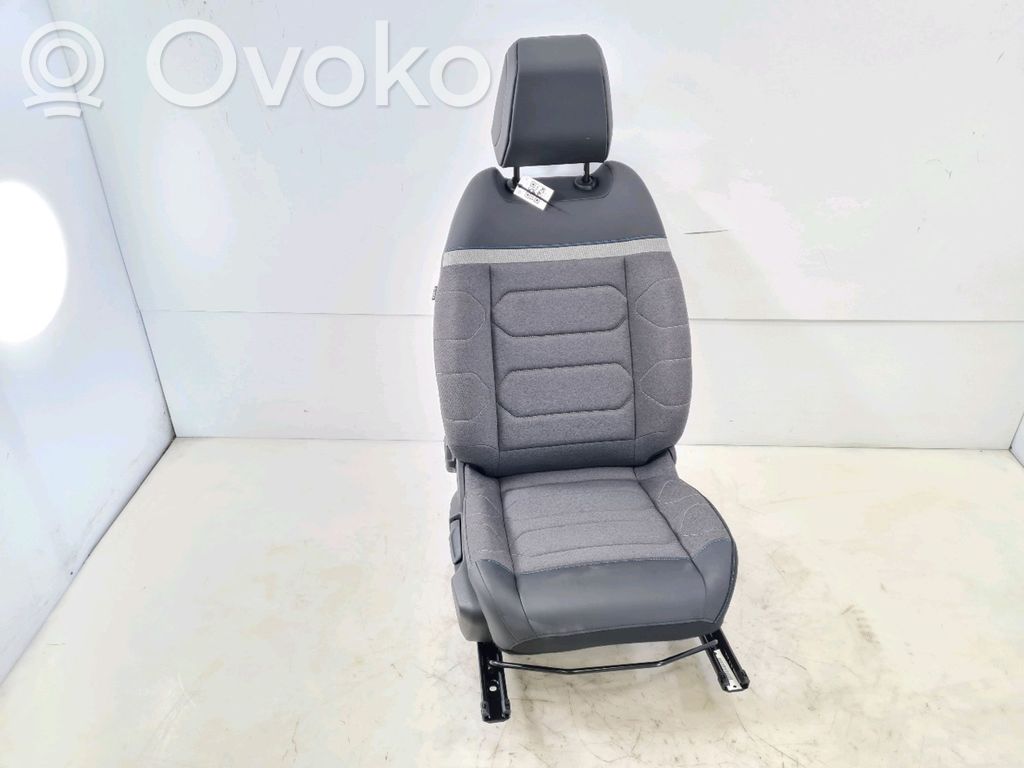 Citroen C4 III e-C4 Etumatkustajan istuin 