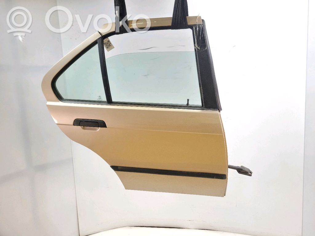 BMW 3 E30 Puerta trasera 