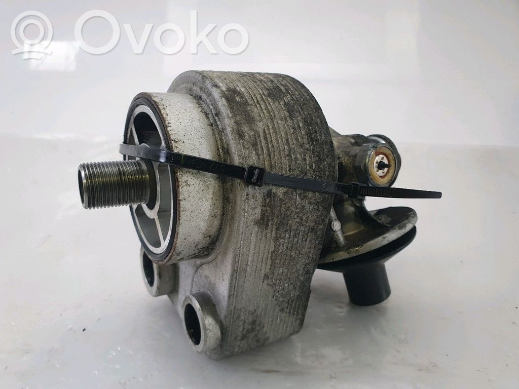 Renault Clio III Supporto di montaggio del filtro dell’olio