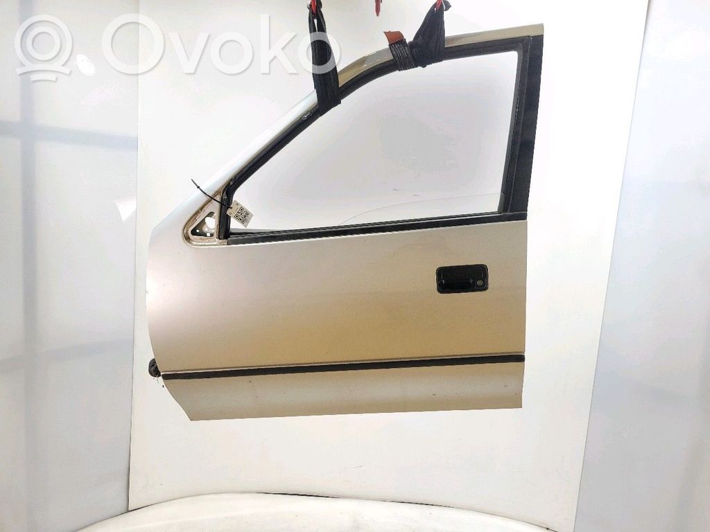 Suzuki Swift Cultus Porte avant