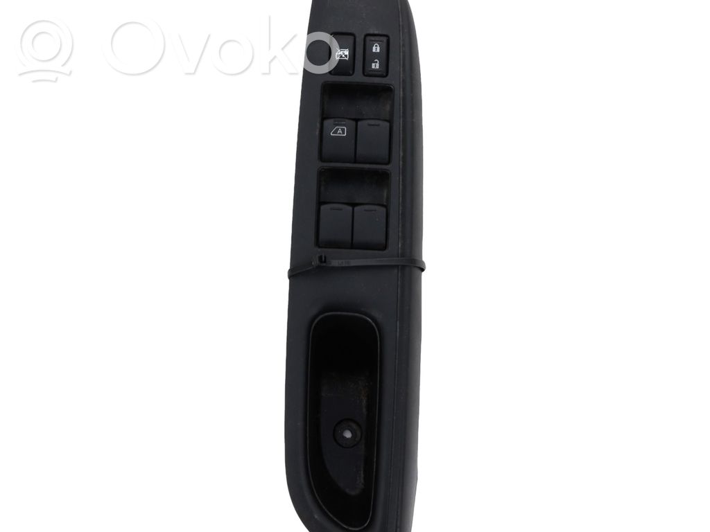 Electric window control switch   254013VV0B,Z16264Q