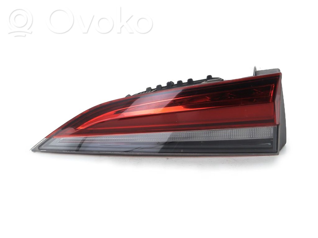 Skoda Scala Takaluukun takavalot 