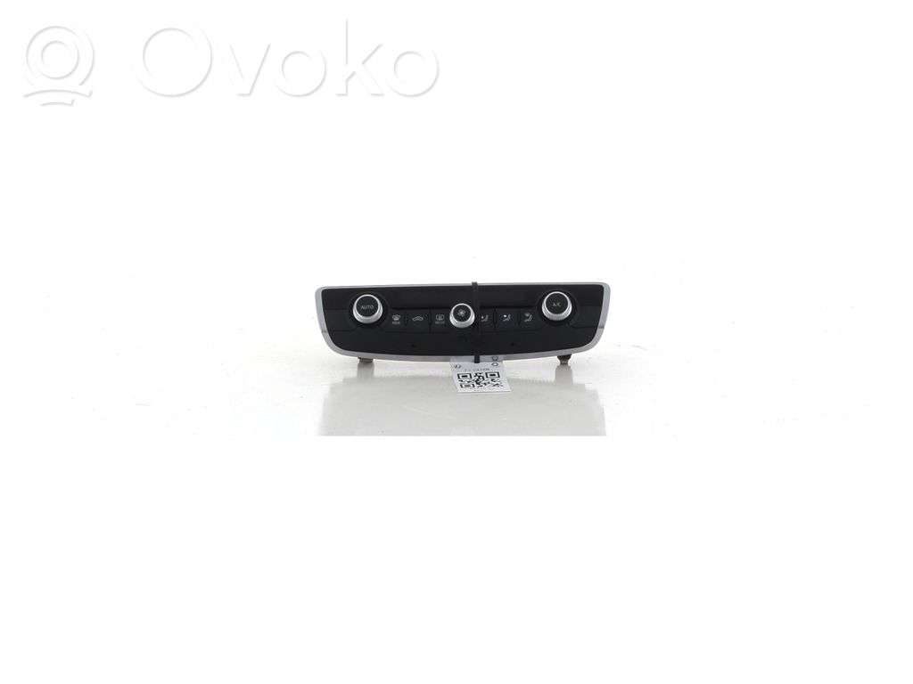 Audi A1 Climate control unit 