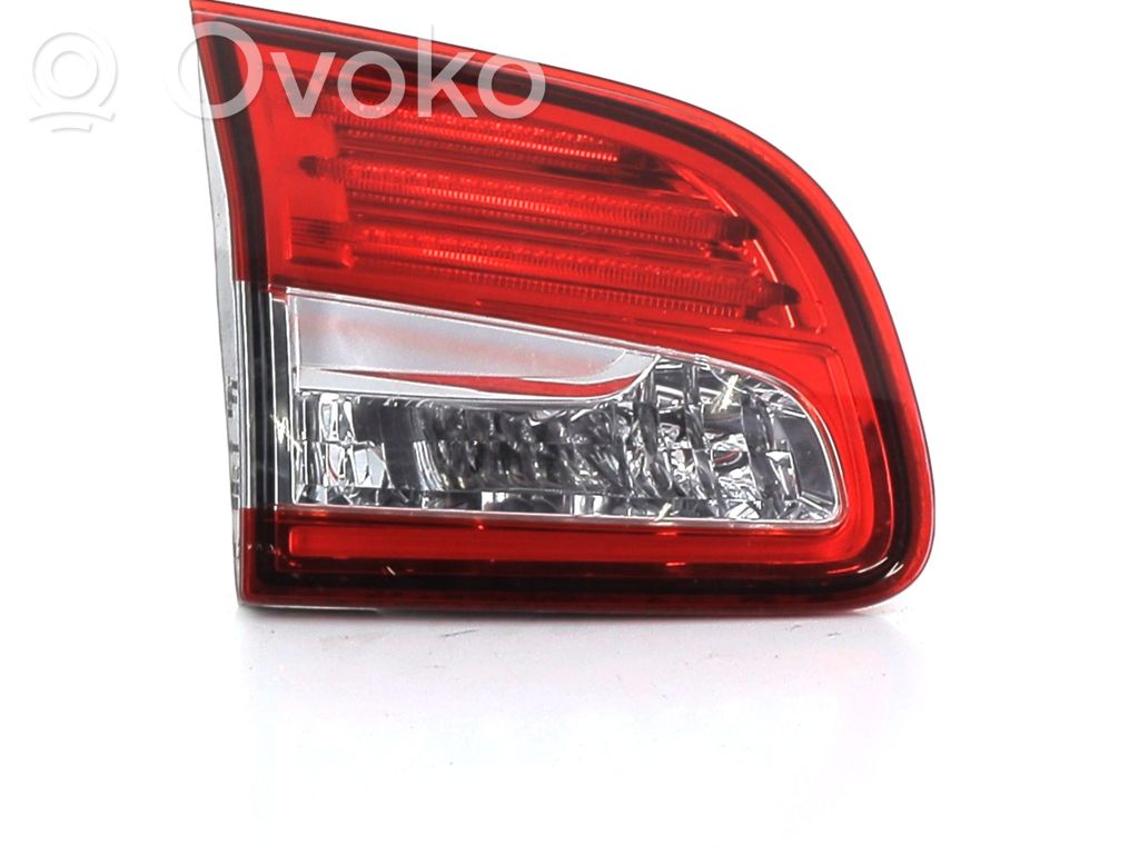 Lampy tylnej klapy bagażnika   1607704680,G14229Q