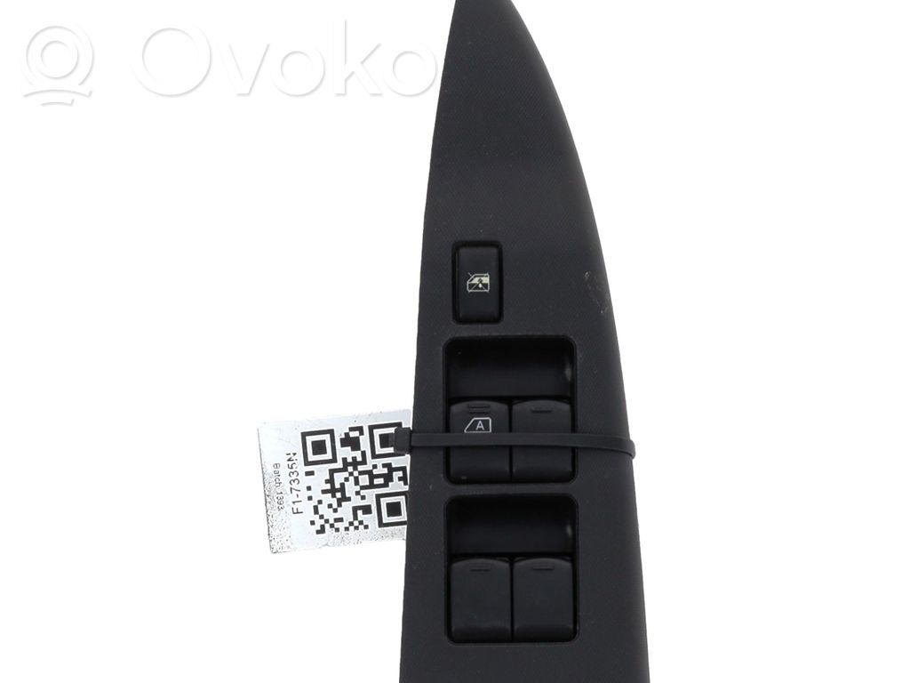 Nissan Note (E11) Electric window control switch 